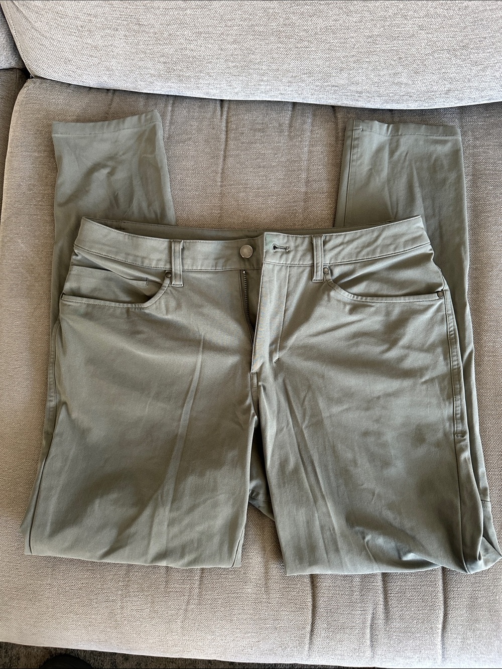 Lululemon Men's ABC Olive Green Stretch slim fit Pants/Khakis